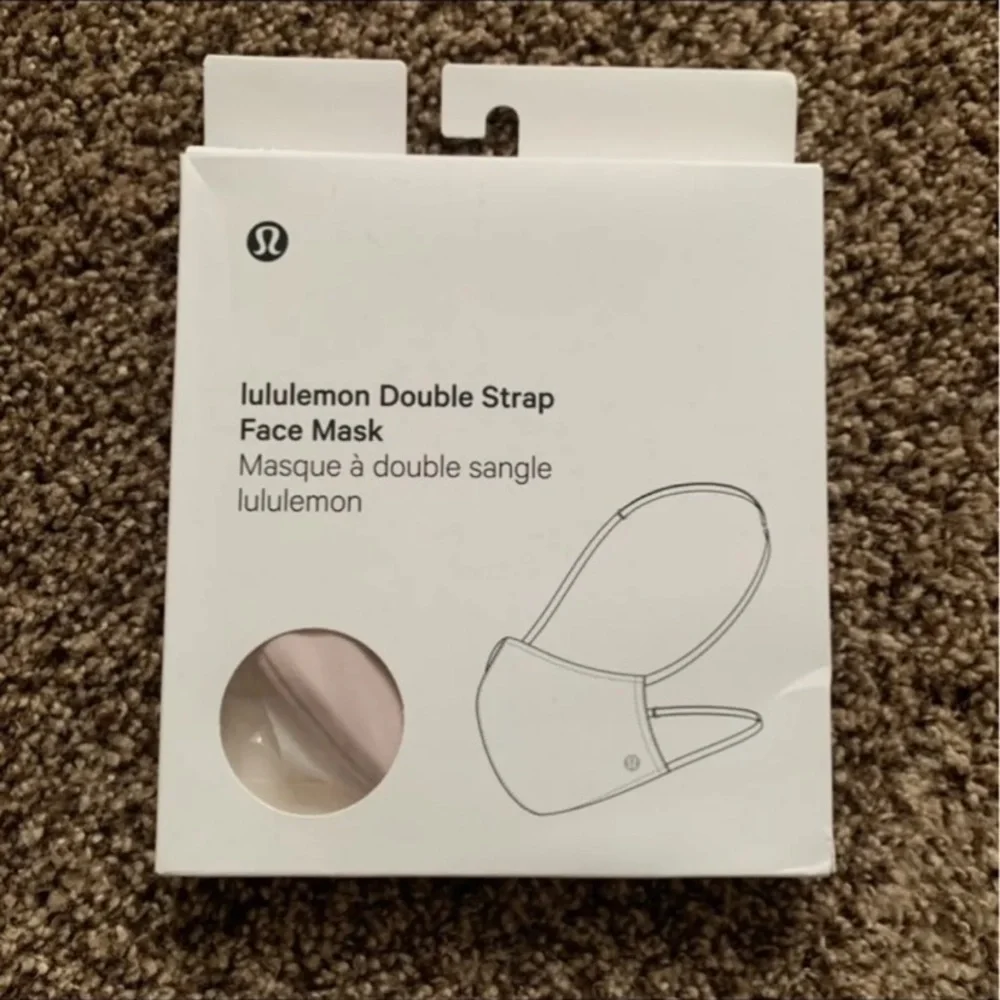 NWT Lululemon Face Mask